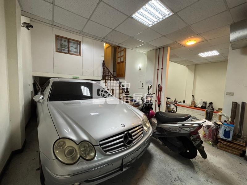 百年大鎮雙拼收租美別墅+3車位房屋室內格局與周邊環境