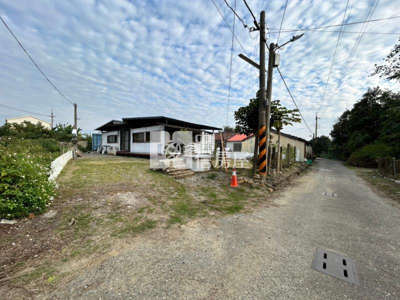 臨大內國中美建地送渡假貨櫃屋房屋室內格局與周邊環境