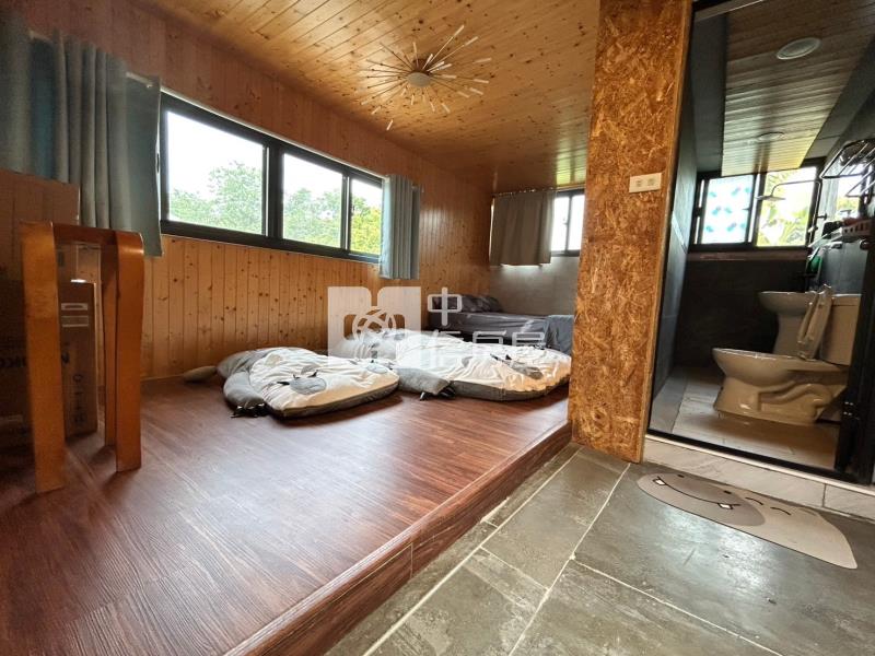 臨大內國中美建地送渡假貨櫃屋房屋室內格局與周邊環境