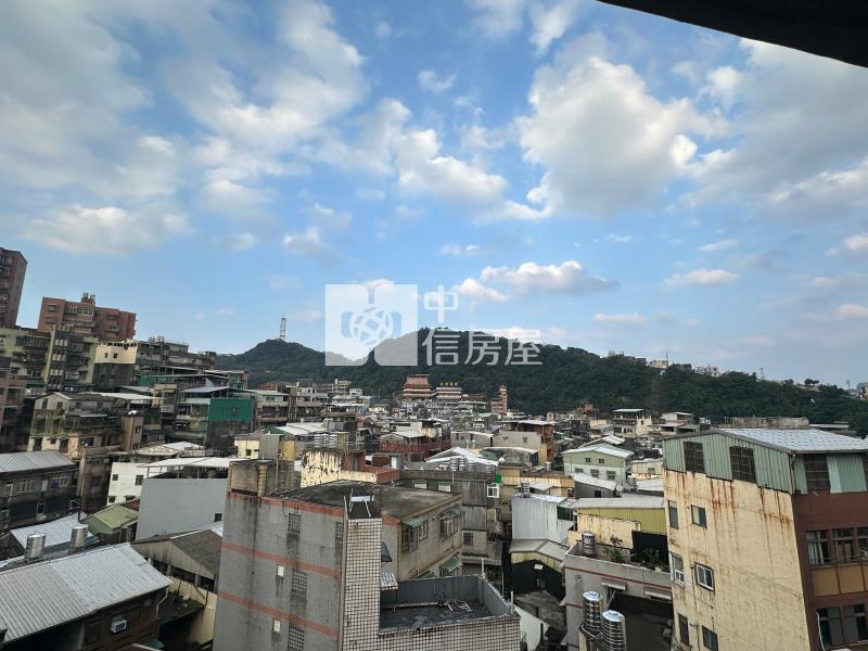 ▲安樂市場旁景觀電梯房屋室內格局與周邊環境