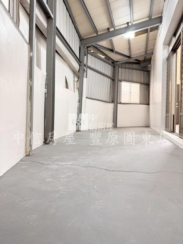 慈龍街車庫美透房屋室內格局與周邊環境