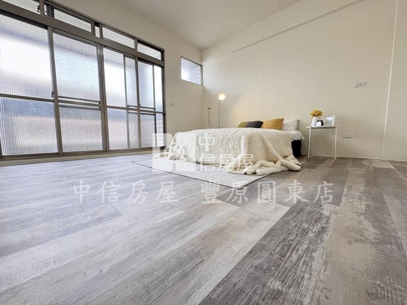 慈龍街車庫美透房屋室內格局與周邊環境