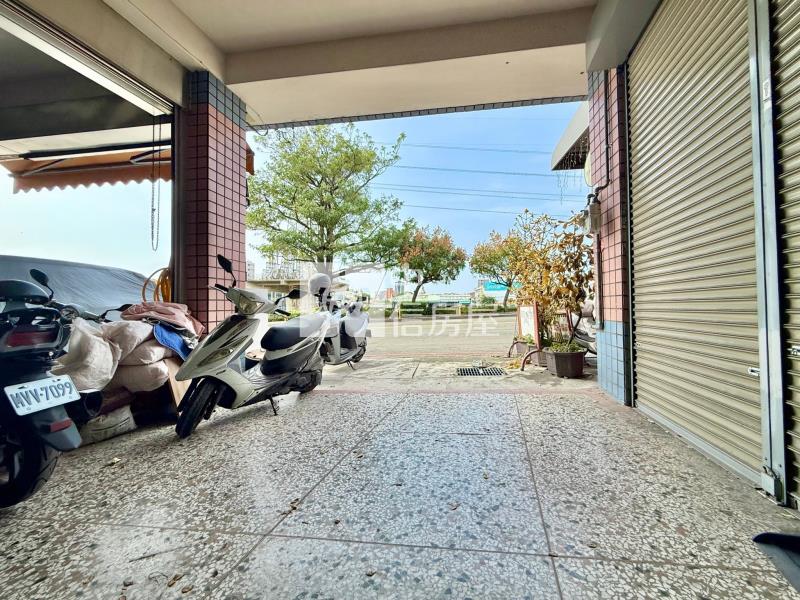 旱溪近LaLaport鄰20米路黃金賺錢透店房屋室內格局與周邊環境