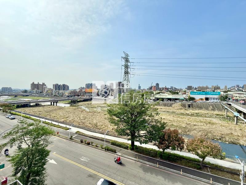 旱溪近LaLaport鄰20米路黃金賺錢透店房屋室內格局與周邊環境