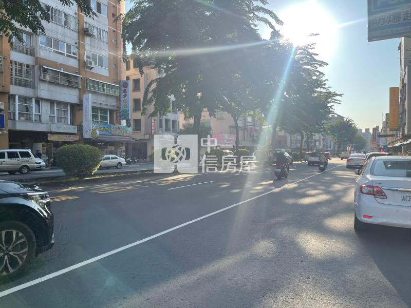 台中火車站忠孝夜市增值六大房大面寬雙店面房屋室內格局與周邊環境