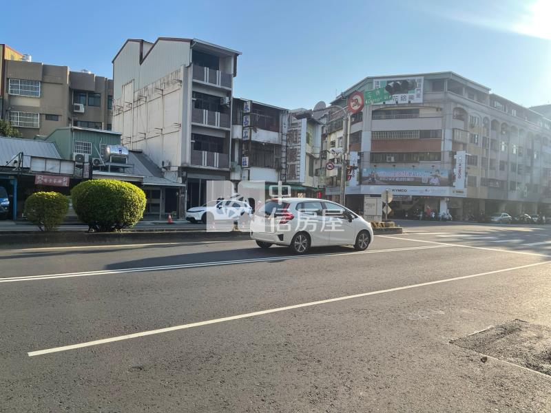 台中火車站忠孝夜市增值六大房大面寬雙店面房屋室內格局與周邊環境