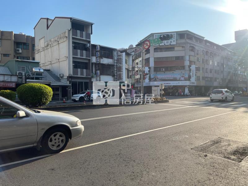 台中火車站忠孝夜市增值六大房大面寬雙店面房屋室內格局與周邊環境