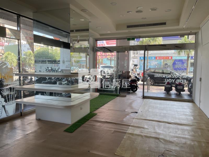 保泰路人潮錢潮醒目△店面房屋室內格局與周邊環境