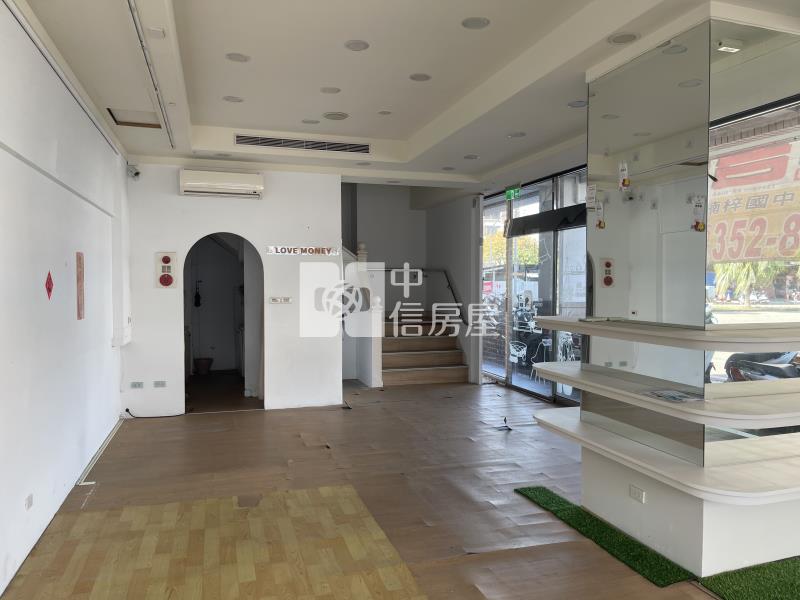 保泰路人潮錢潮醒目△店面房屋室內格局與周邊環境