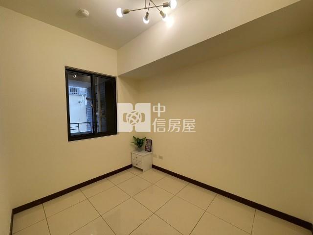 輕屋齡震後3房平車房屋室內格局與周邊環境