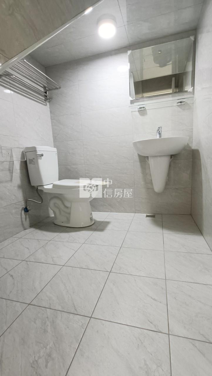 副都心整新4房美車墅房屋室內格局與周邊環境