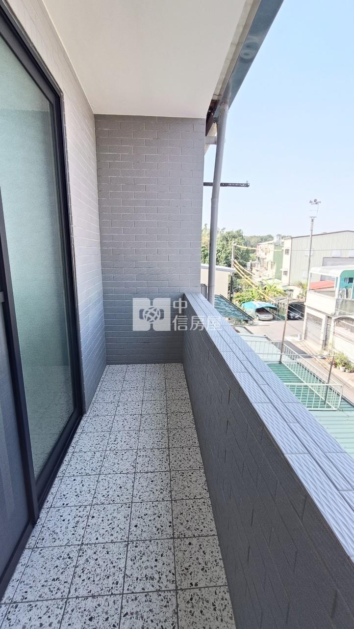 副都心整新4房美車墅房屋室內格局與周邊環境