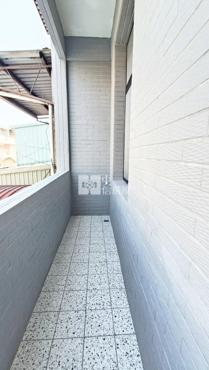 副都心整新4房美車墅房屋室內格局與周邊環境