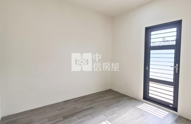 副都心整新4房美車墅房屋室內格局與周邊環境
