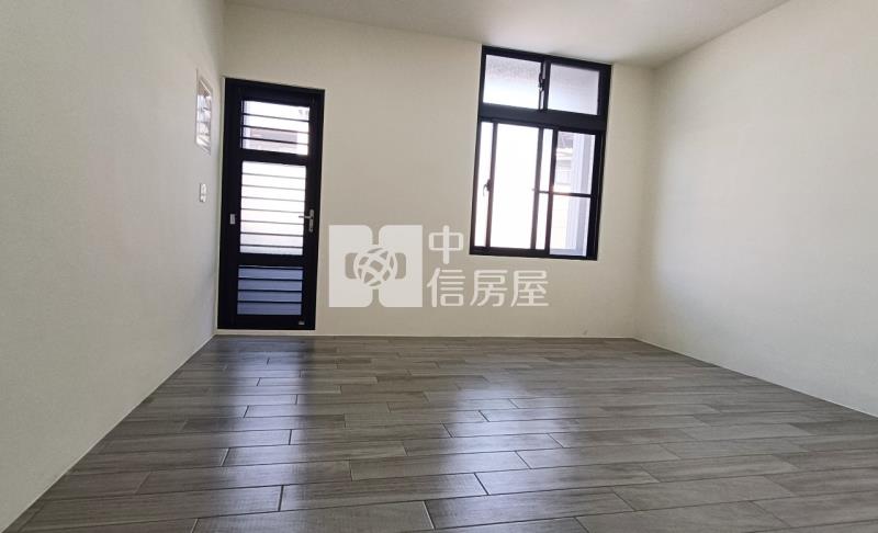 副都心整新4房美車墅房屋室內格局與周邊環境