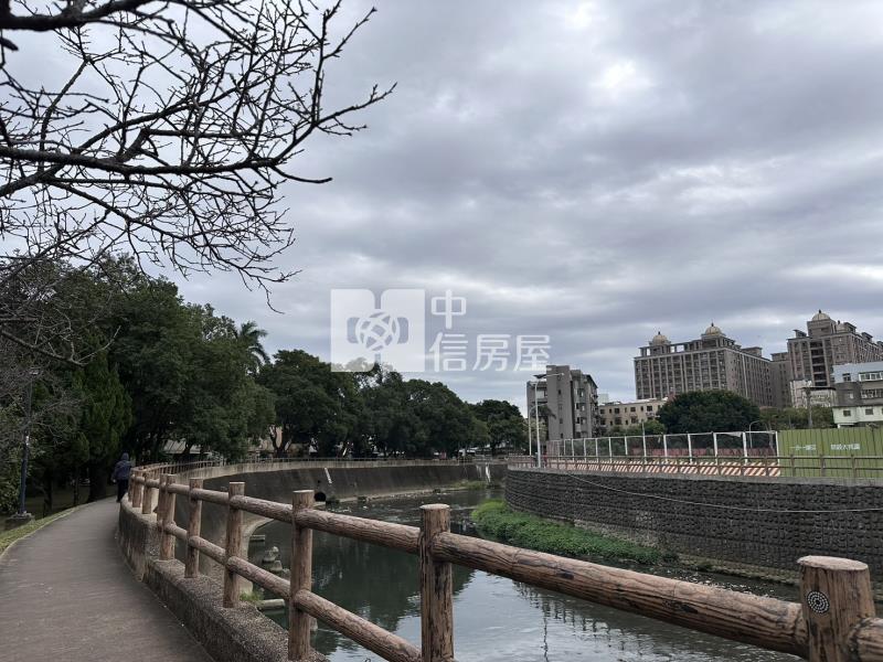 N248-南園二路挑高美透天房屋室內格局與周邊環境