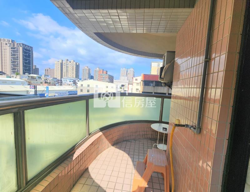 鐳力尊邸四房車位房屋室內格局與周邊環境