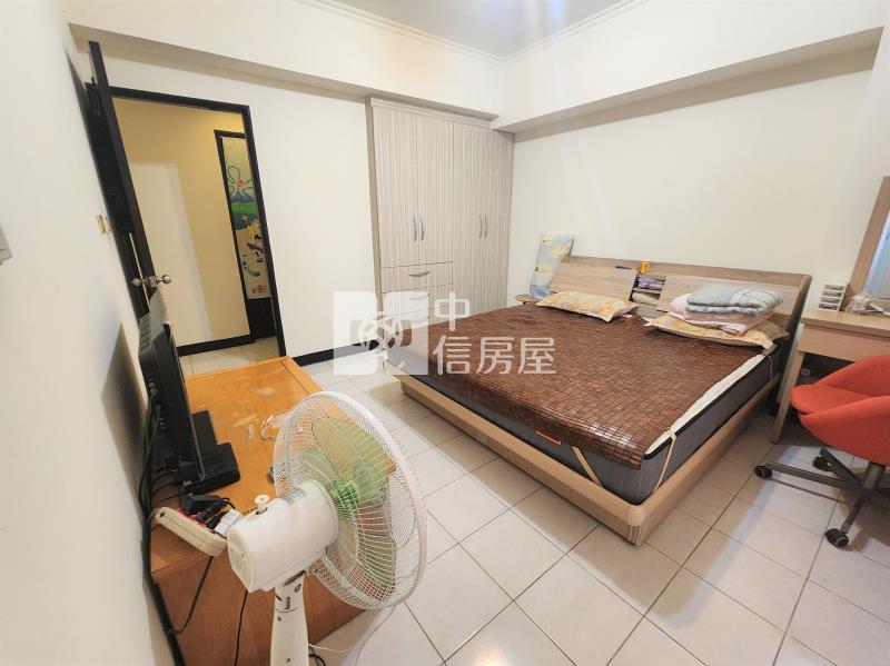鐳力尊邸四房車位房屋室內格局與周邊環境