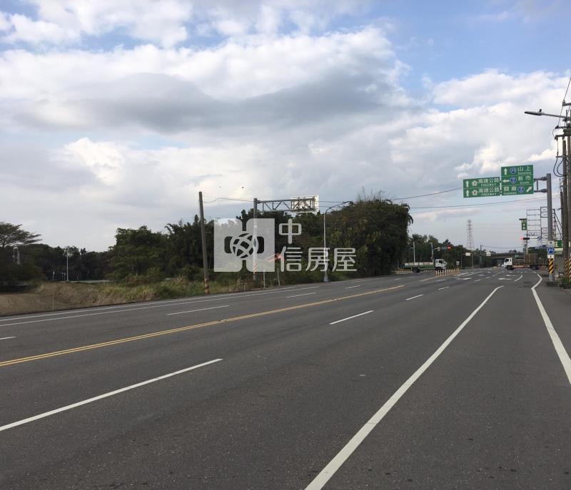 新化中山路20米正路面雙面臨路農地房屋室內格局與周邊環境