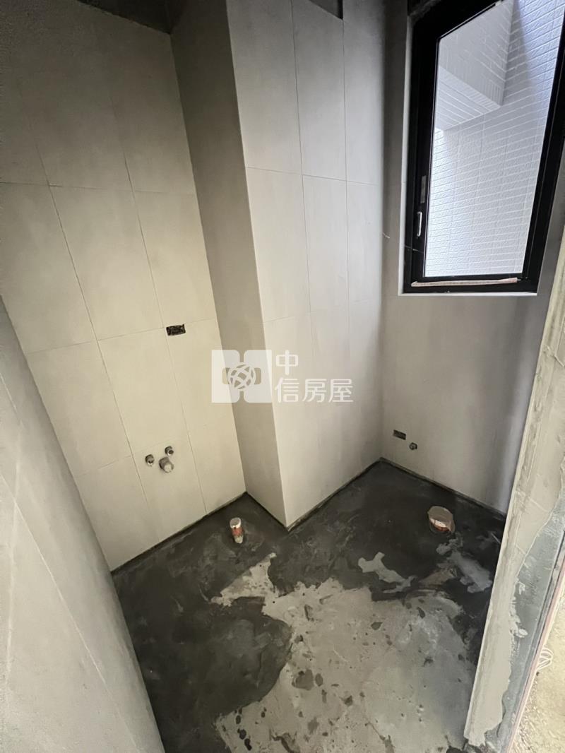 永隆國小旁大里二期全新燙金店面+平車房屋室內格局與周邊環境