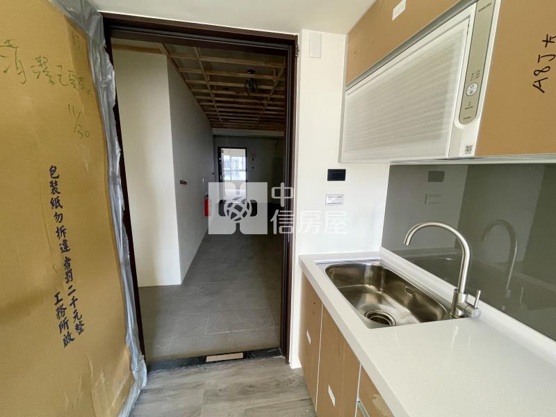 捷運藍線全新大兩房+車位J8戶房屋室內格局與周邊環境
