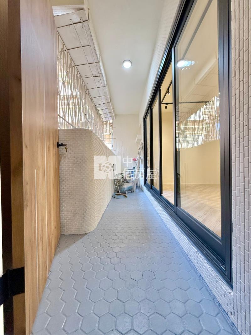 一中商圈｜入門玄關三面採光電線更新超大陽台二樓3房美寓房屋室內格局與周邊環境