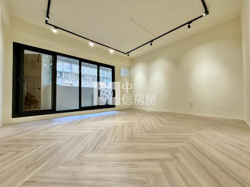 一中商圈｜入門玄關三面採光電線更新超大陽台二樓3房美寓房屋室內格局與周邊環境