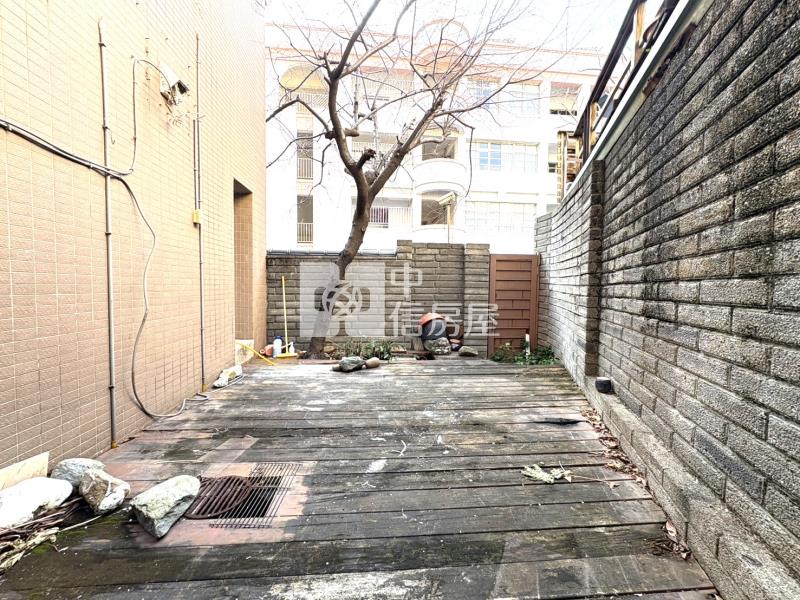 逢甲上石居震後雙車花園別墅房屋室內格局與周邊環境