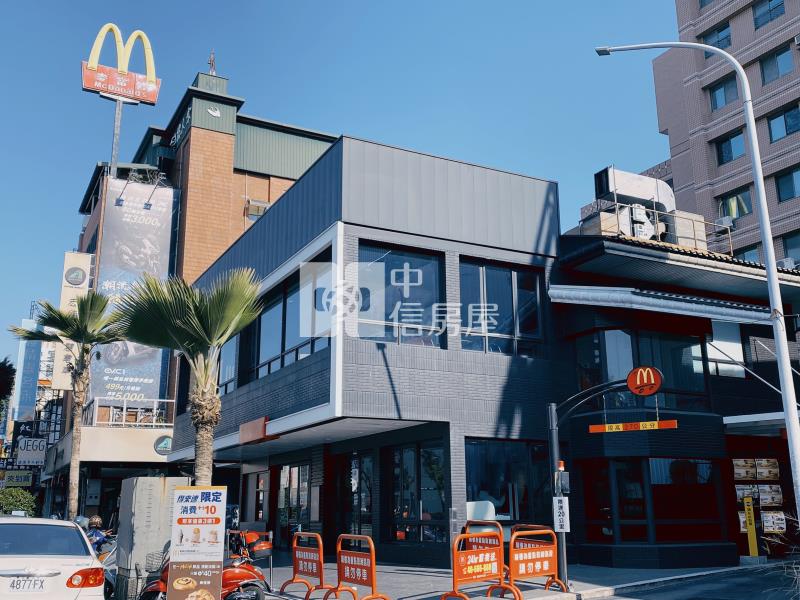 正中清路水湳經貿角間金透店房屋室內格局與周邊環境