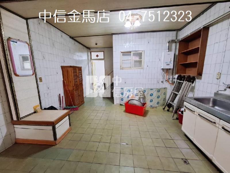 忠孝國小騎樓透天房屋室內格局與周邊環境