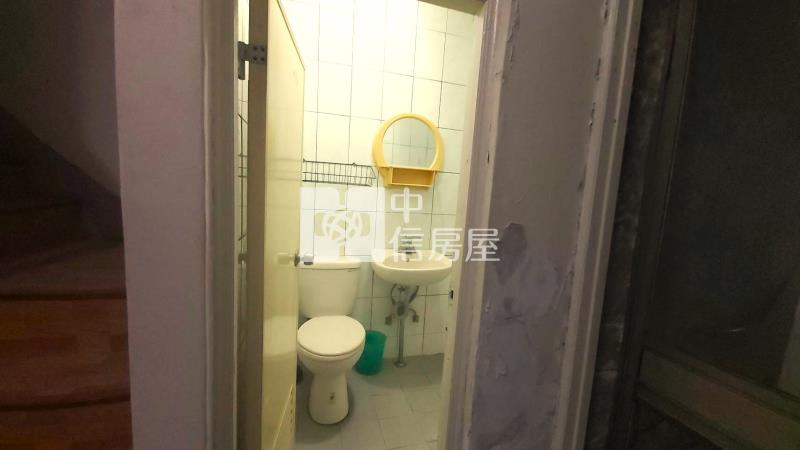 新市中正路商業區黃金店面房屋室內格局與周邊環境