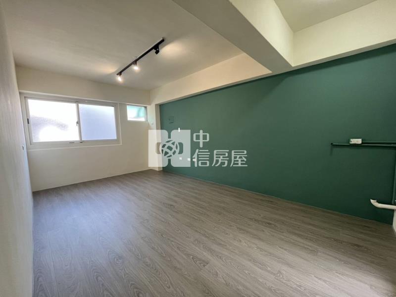 巨城全新整理電梯套房#1房屋室內格局與周邊環境