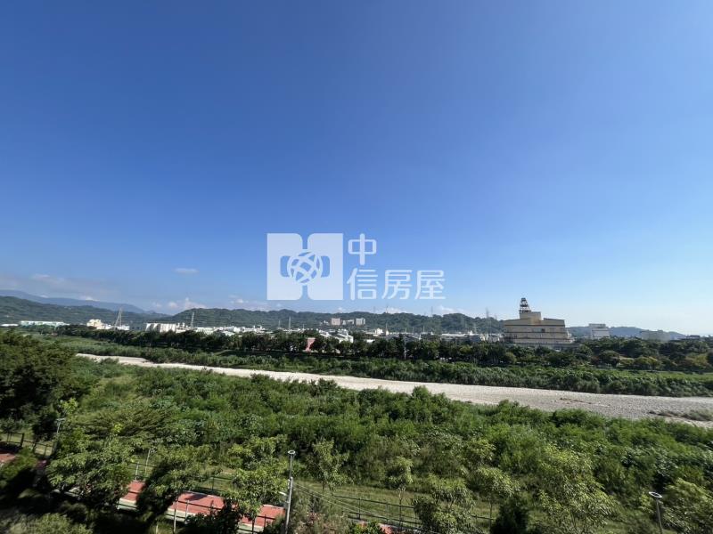 大里軟體園區旁全新五套房四車大地坪臨路朝南邊間電梯別墅(A)房屋室內格局與周邊環境