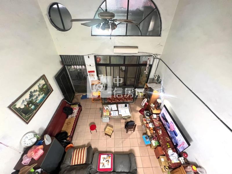 近交流道建國前停美透房屋室內格局與周邊環境