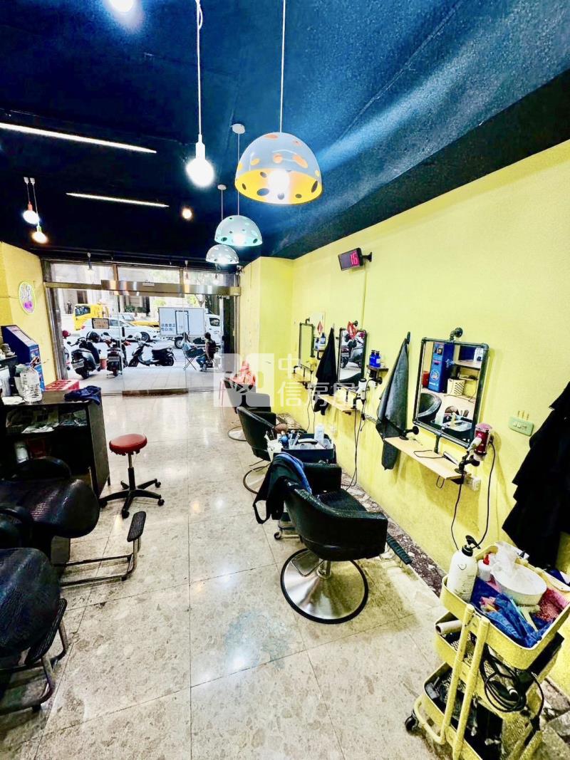 新光青海黃金樓店房屋室內格局與周邊環境