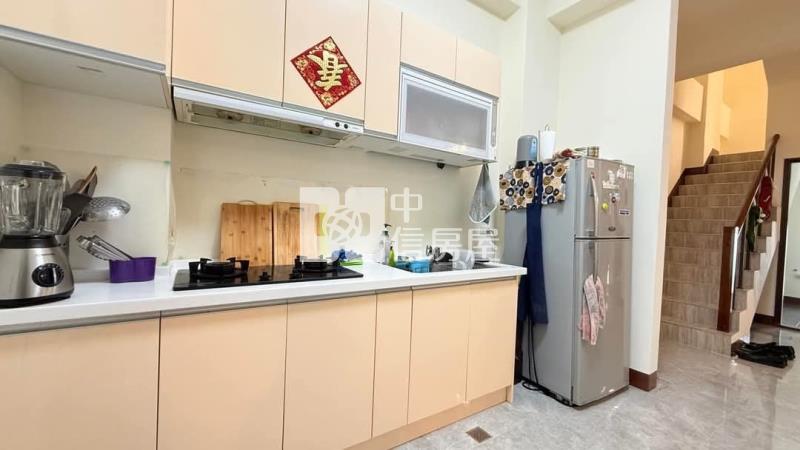 A1-99都會區時尚2年屋別墅房屋室內格局與周邊環境