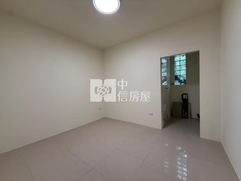 美群國小大地坪全新整理孝親房透天房屋室內格局與周邊環境