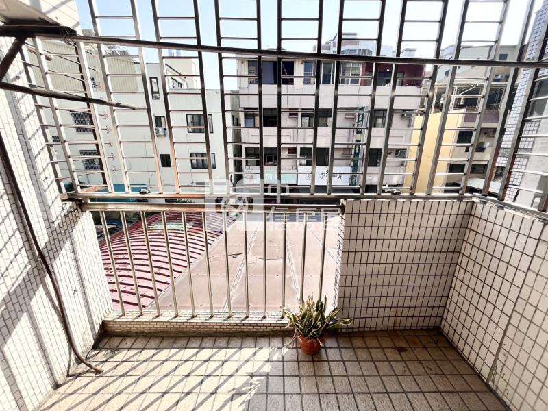 天津商圈朝南大地坪美墅房屋室內格局與周邊環境