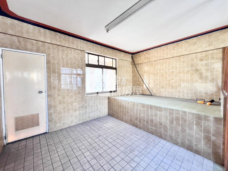 天津商圈朝南大地坪美墅房屋室內格局與周邊環境