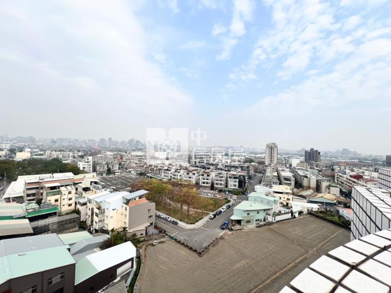 南屯視野精裝四房平車房屋室內格局與周邊環境
