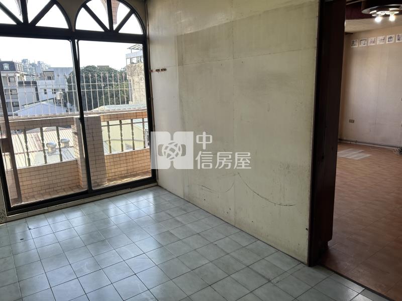 大面寬大地坪店住兩用透天房屋室內格局與周邊環境
