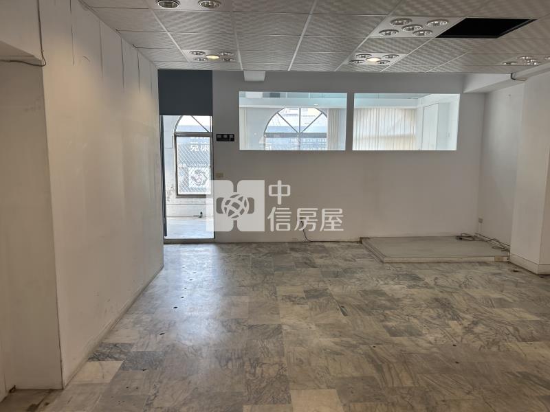 大面寬大地坪店住兩用透天房屋室內格局與周邊環境