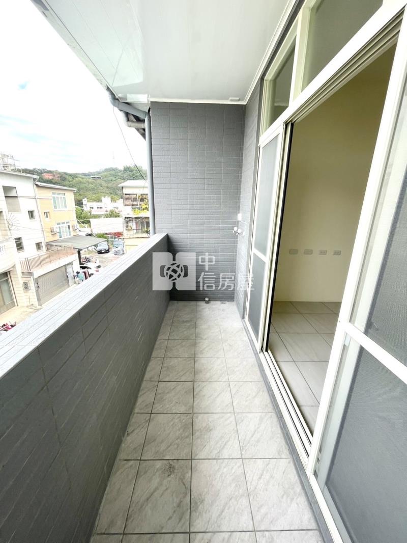 霧峰朝陽科大*孝親*雙車別墅房屋室內格局與周邊環境