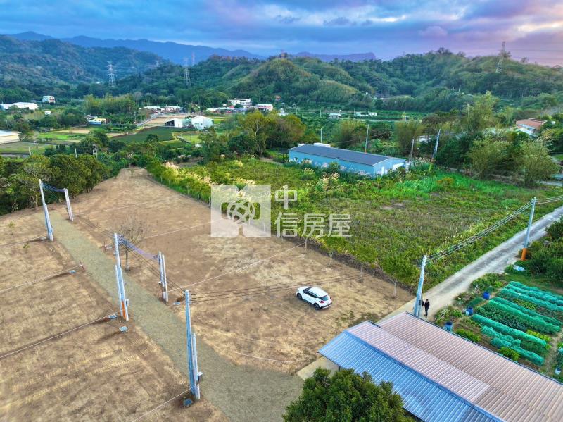 峨眉赤柯山美農地房屋室內格局與周邊環境