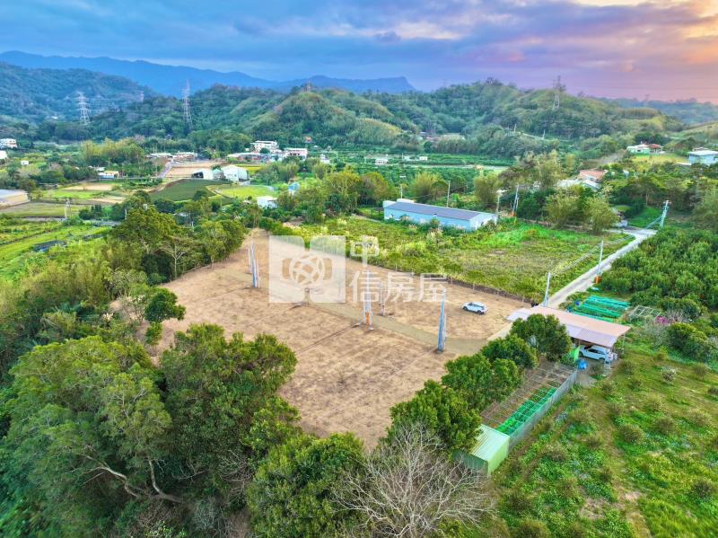 峨眉赤柯山美農地房屋室內格局與周邊環境
