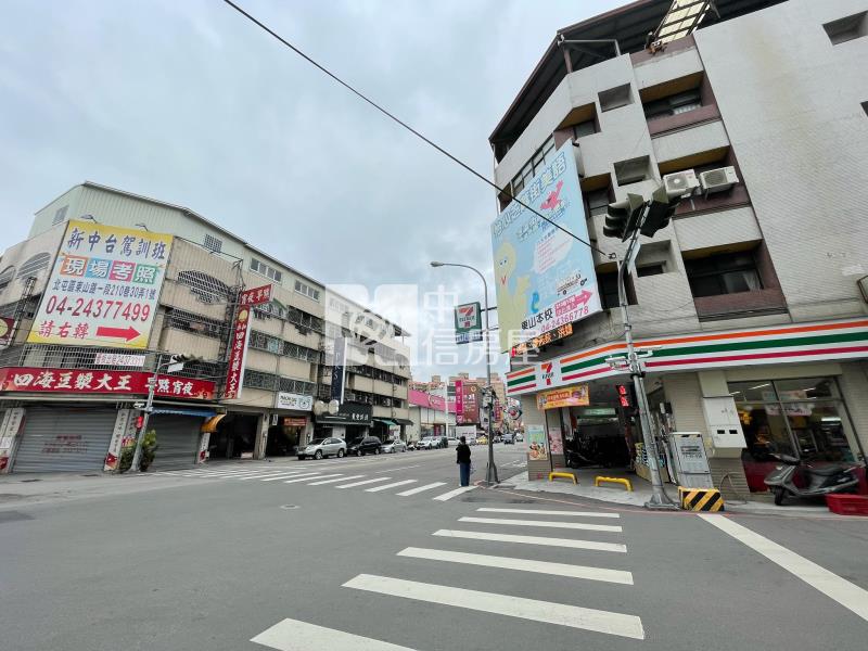 東山寶雅24間整棟5年透套房屋室內格局與周邊環境