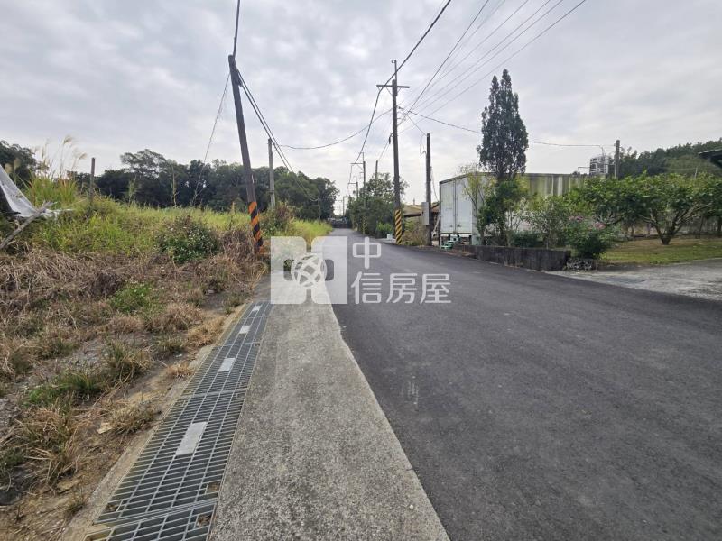 新化超值一甲大面寬一般農牧用地房屋室內格局與周邊環境