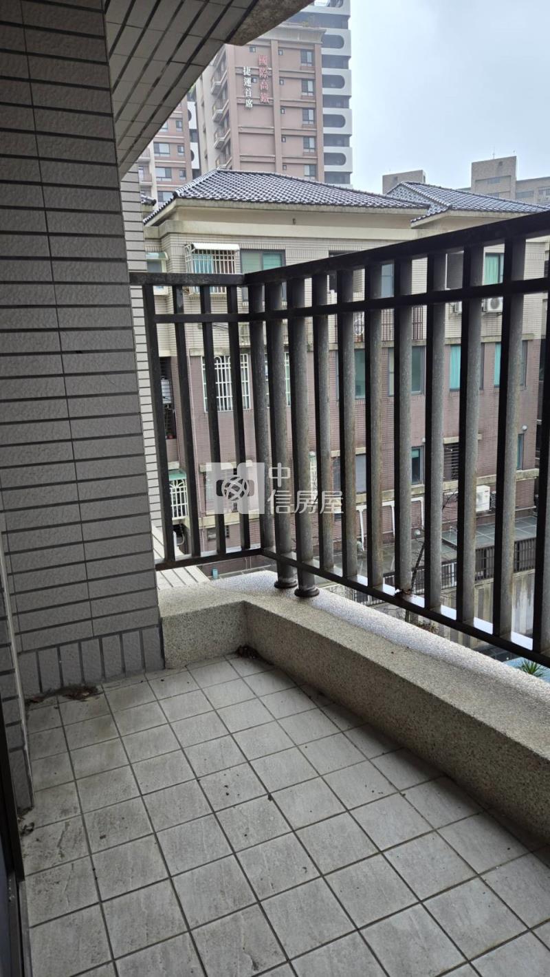 青埔特區三房+平面車位房屋室內格局與周邊環境