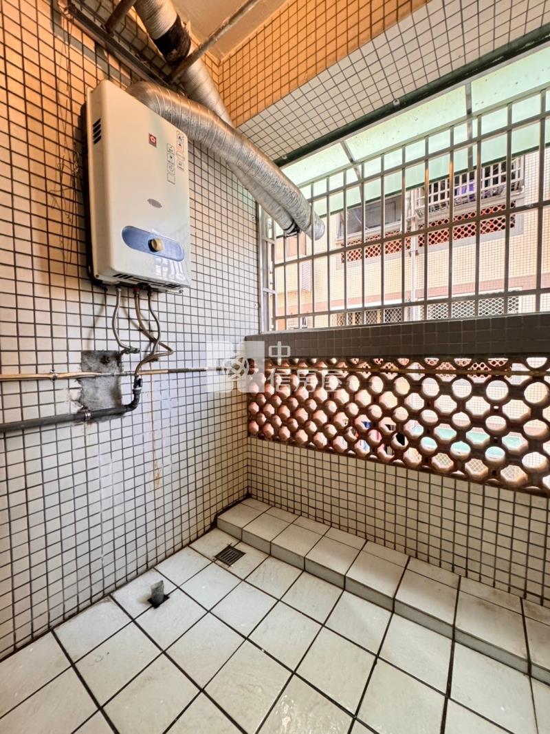 國宅永久棟距2房稀有釋出房屋室內格局與周邊環境