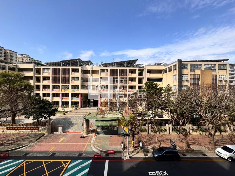 國宅永久棟距2房稀有釋出房屋室內格局與周邊環境